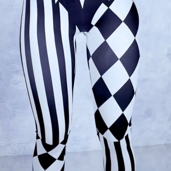 NW|OT🔥 The Dark Clown Strapless Romper – Bold Harlequin Festival Outfit 🃏Sz S - Picture 4 of 4